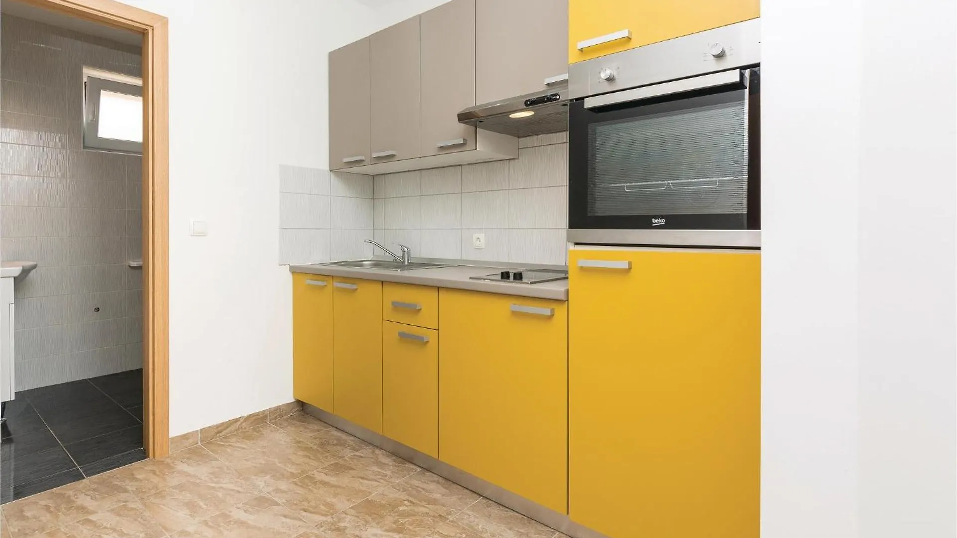 2 Bedroom Cozy Apartment In Vir